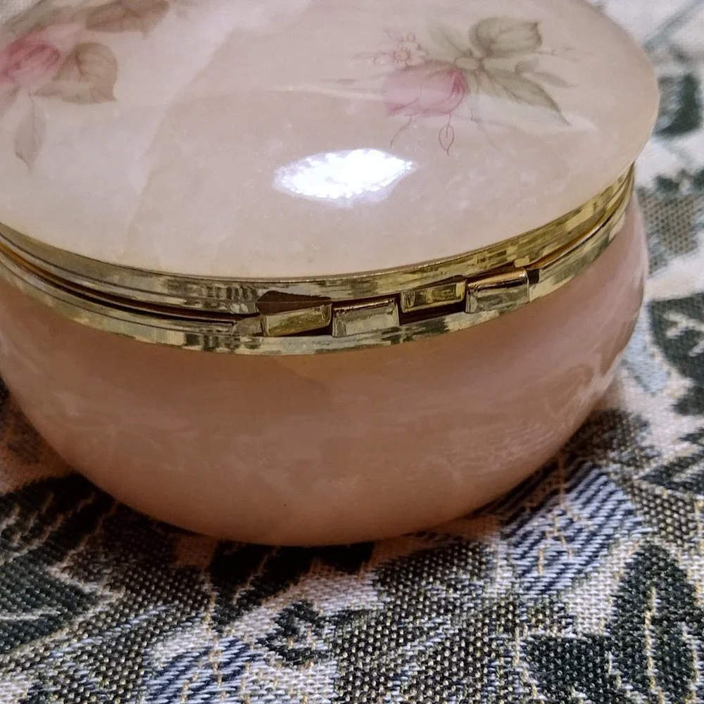 🎬Vintage🎬 Genuine Alabaster Rose Trinket Jar